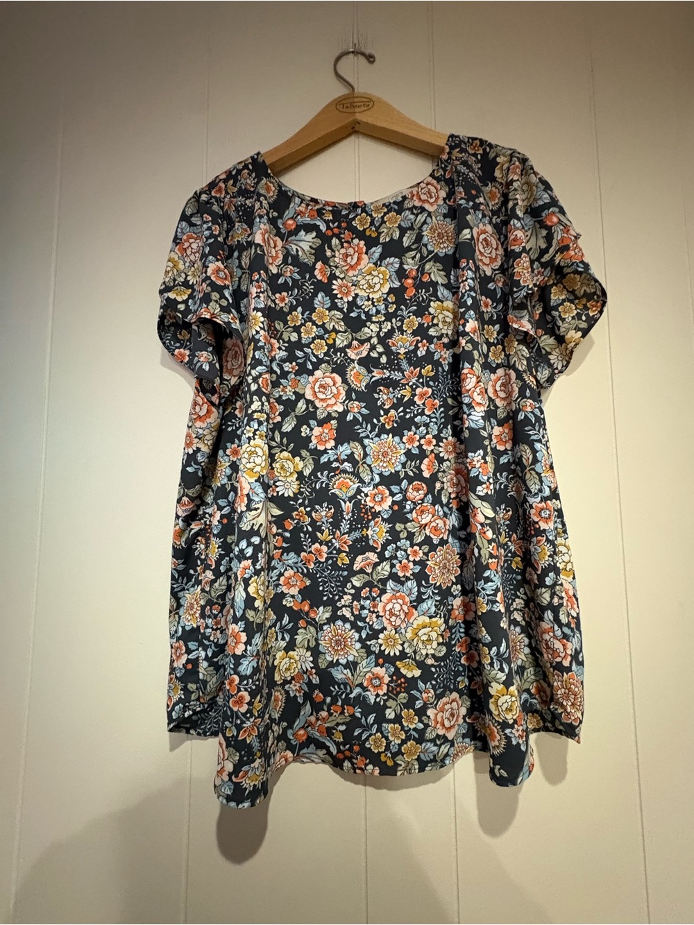 Loft floral blouse 20 2X tulip sleeve